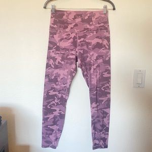 Lululemon Align 25’ leggings - Incognito Camo Pink